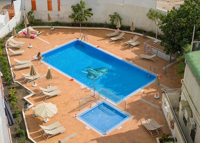 Elefantes, Playa Del Ingles At 3 Mins Distance *