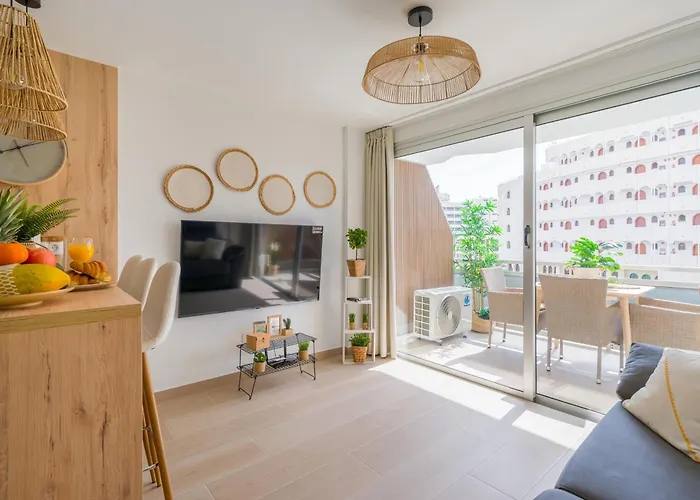 Elefantes, Playa Del Ingles At 3 Mins Distance